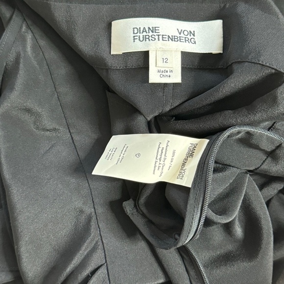 Diane Von Furstenberg Romper Silk Black Faux Wrap Style Shorts Romper Belted 12 - Picture 12 of 12